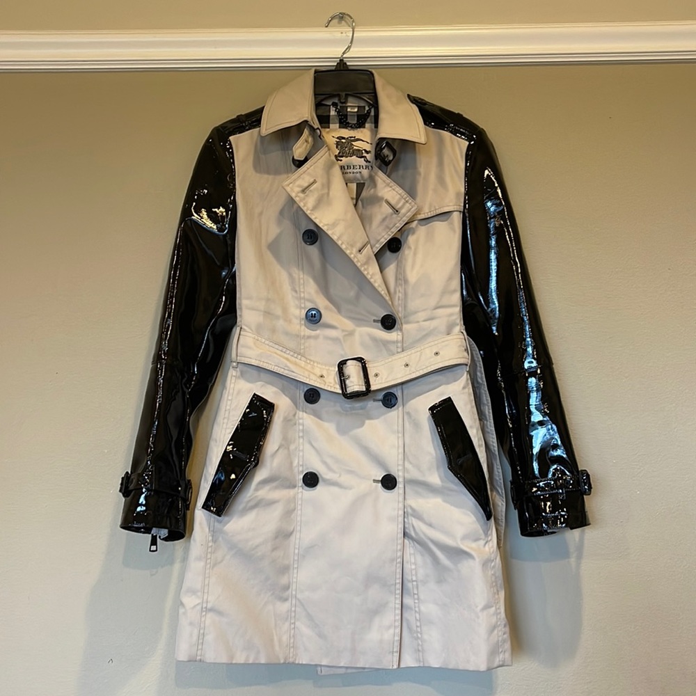 Burberry trench coat size 10